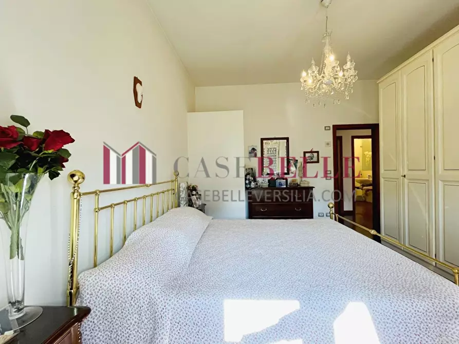 Immagine 59 di Villa in vendita  a Camaiore
