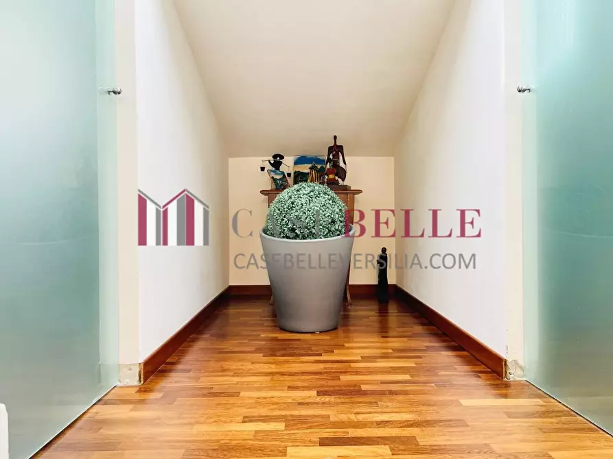 Immagine 66 di Villa in vendita  a Camaiore