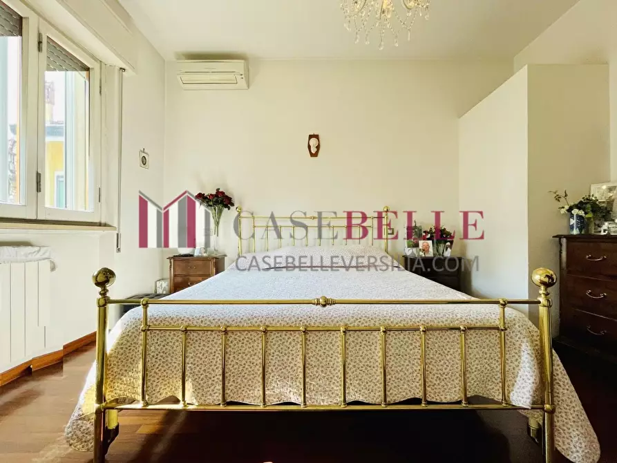 Immagine 58 di Villa in vendita  a Camaiore