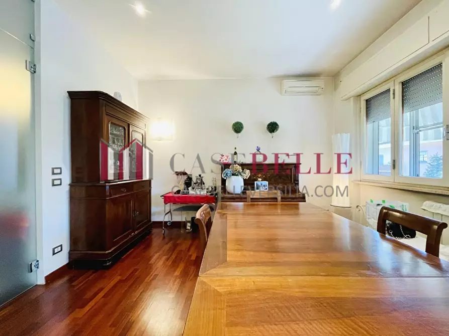 Immagine 41 di Villa in vendita  a Camaiore