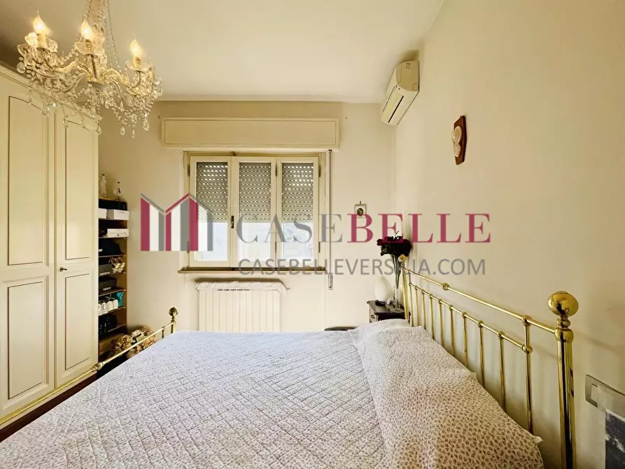 Immagine 57 di Villa in vendita  a Camaiore