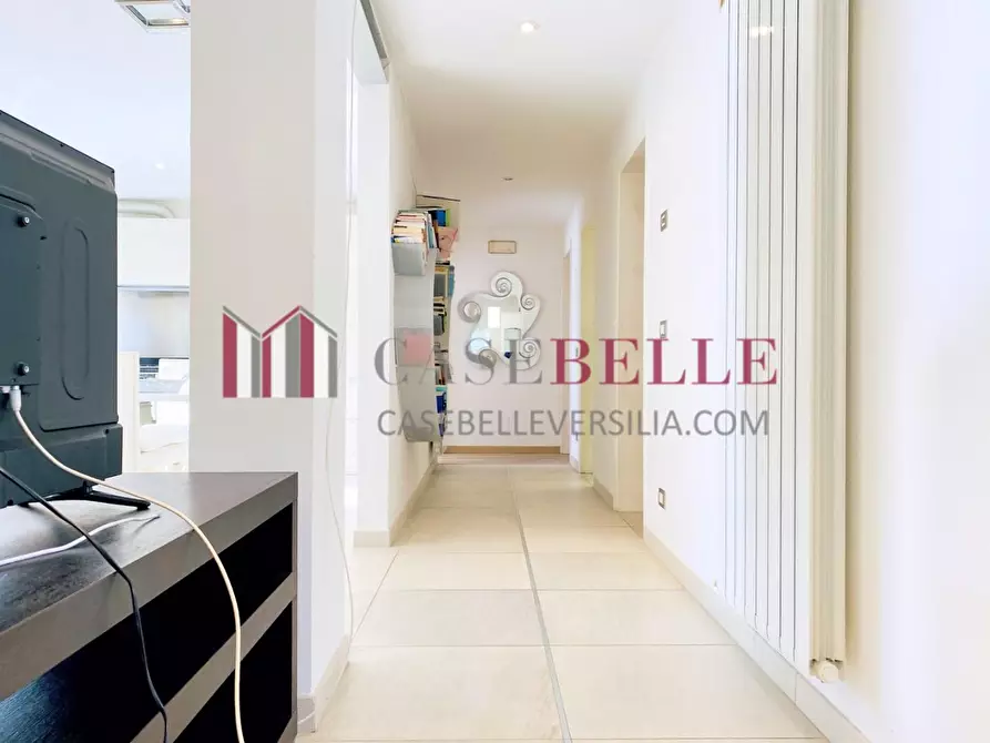 Immagine 14 di Villa in vendita  a Camaiore