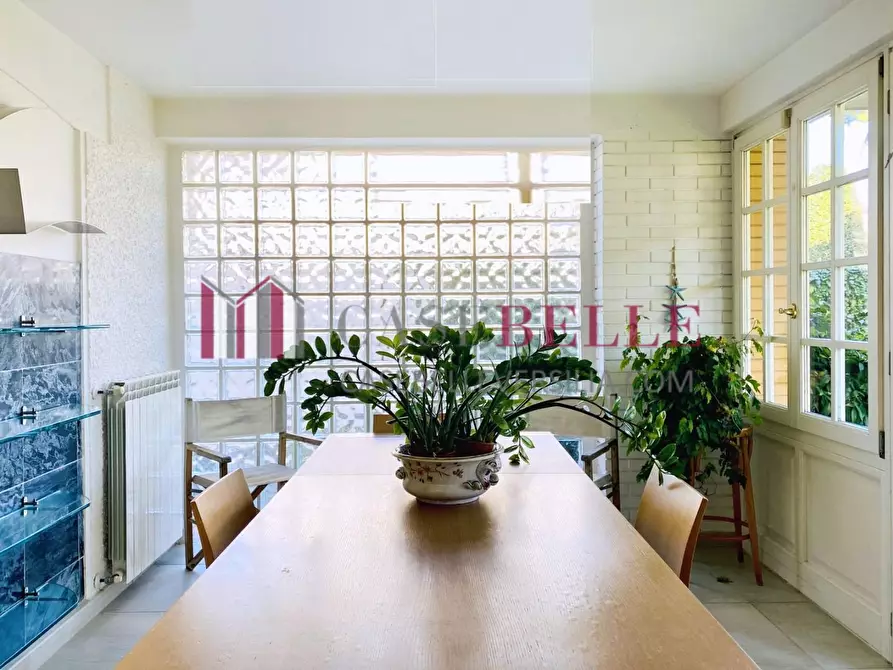 Immagine 11 di Villa in vendita  a Camaiore