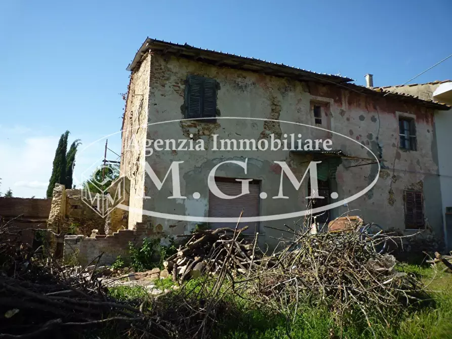 Immagine 2 di Casa colonica in vendita  a Santa Maria A Monte
