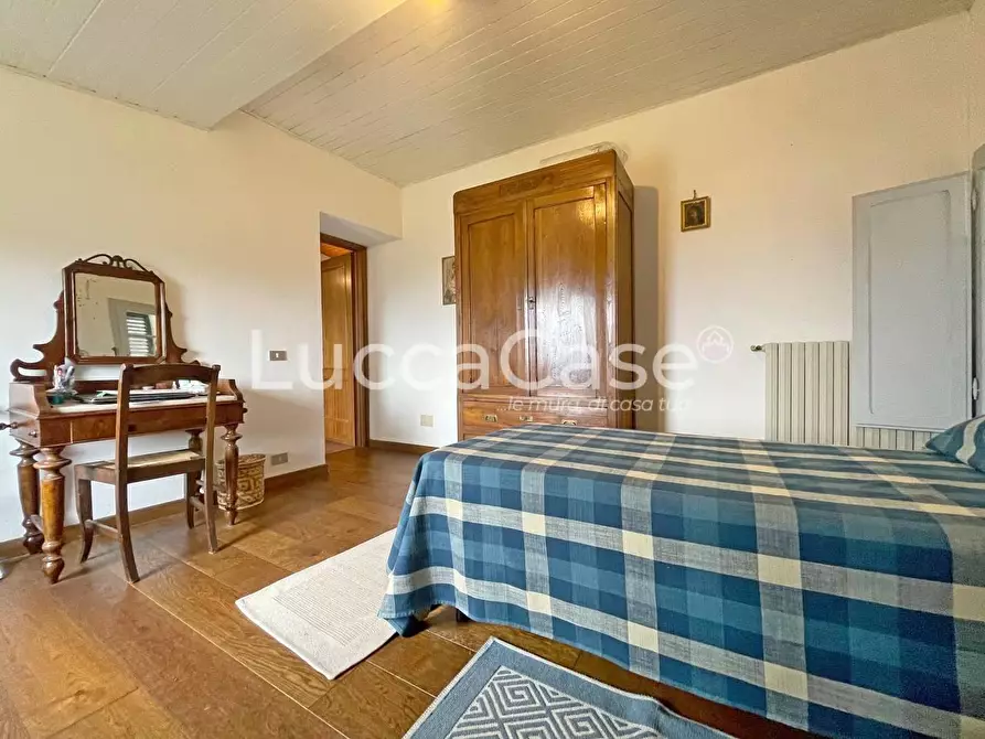 Immagine 40 di Casa colonica in vendita  a Lucca