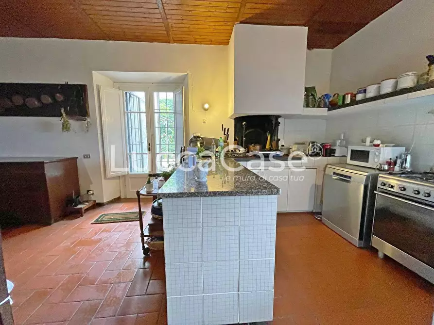 Immagine 44 di Casa colonica in vendita  a Lucca