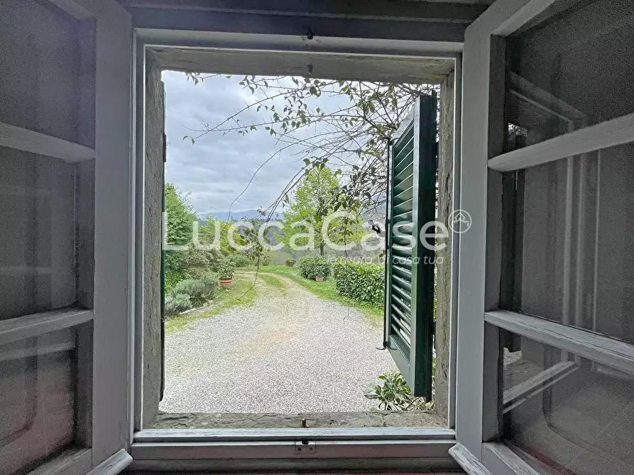 Immagine 23 di Casa colonica in vendita  a Lucca