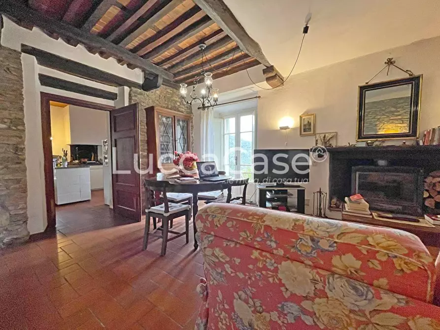 Immagine 67 di Casa colonica in vendita  a Lucca