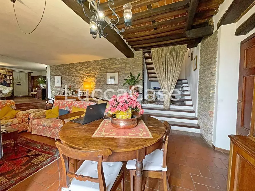 Immagine 51 di Casa colonica in vendita  a Lucca