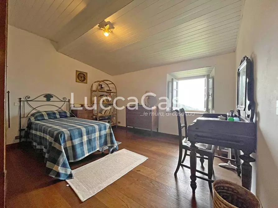 Immagine 45 di Casa colonica in vendita  a Lucca