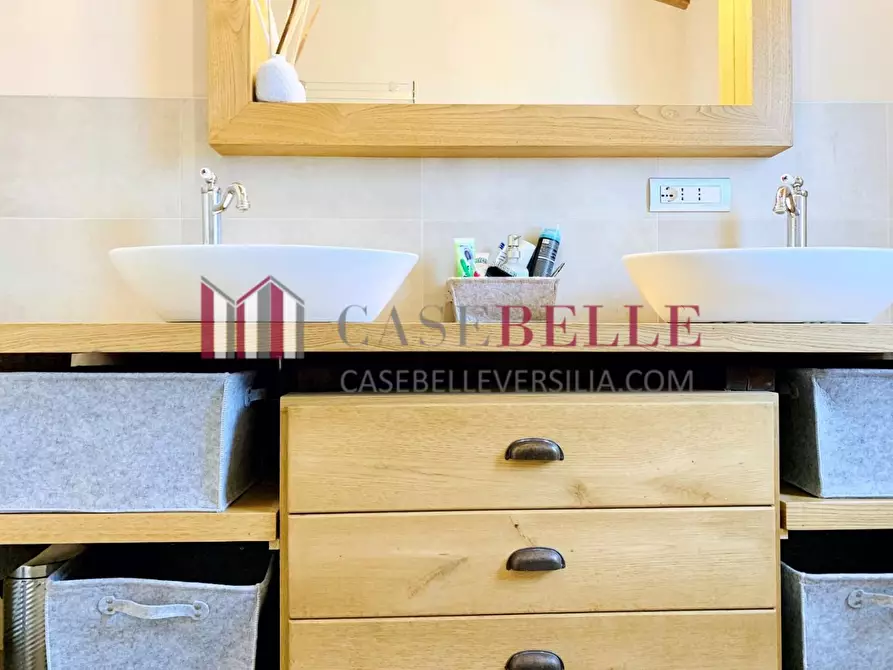 Immagine 28 di Villa in affitto  a Seravezza