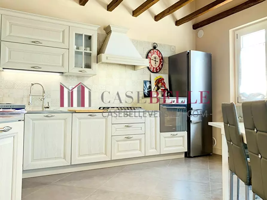 Immagine 43 di Villa in affitto  a Seravezza