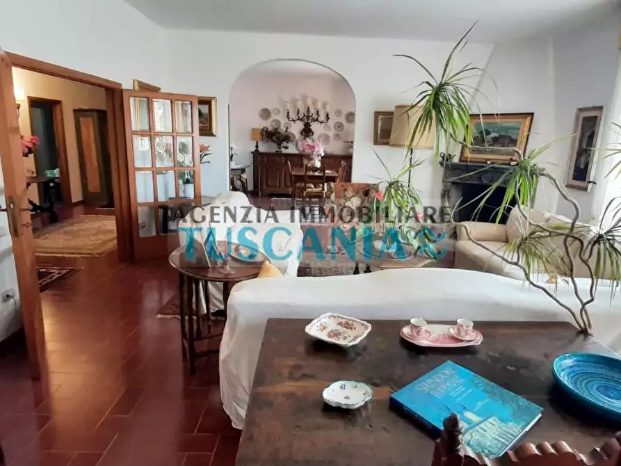 Immagine 2 di Casa bifamiliare in vendita  a Cecina
