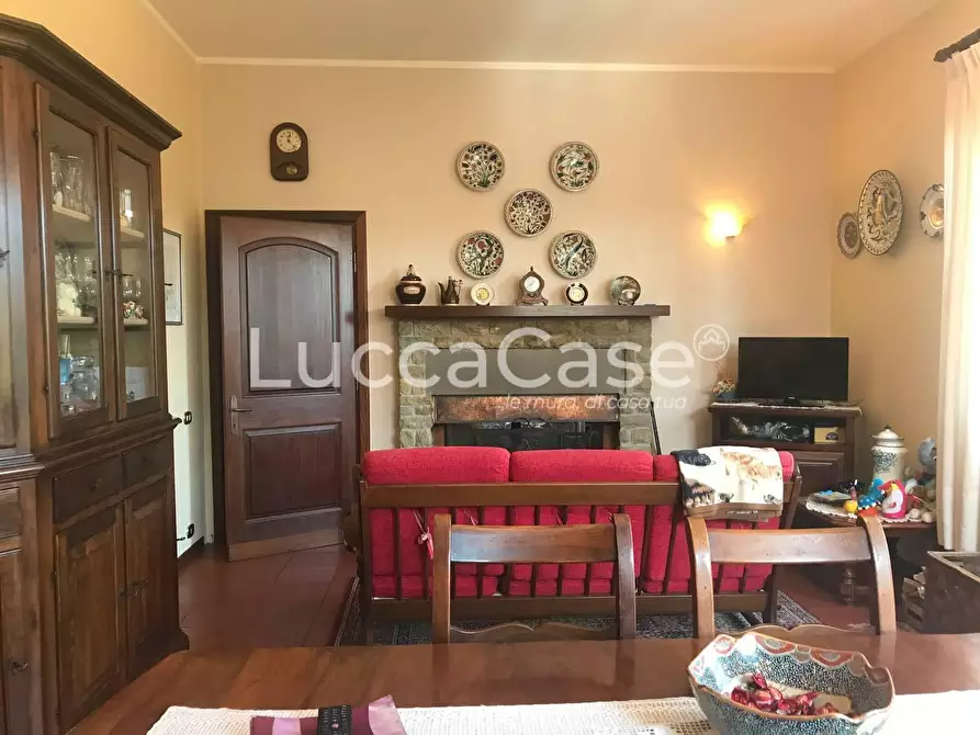 Immagine 17 di Villa in vendita  a Barga