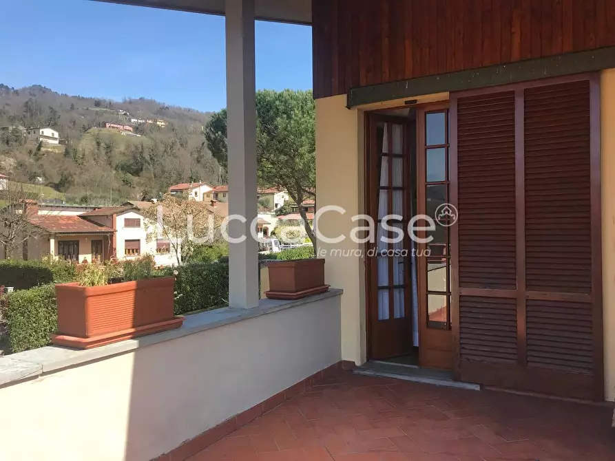 Immagine 38 di Villa in vendita  a Barga