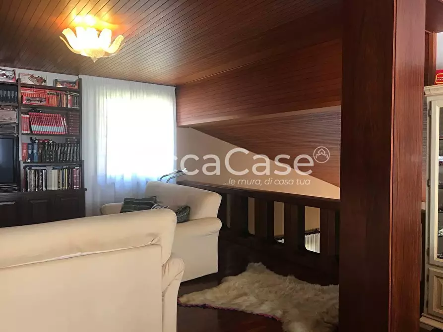 Immagine 43 di Villa in vendita  a Barga