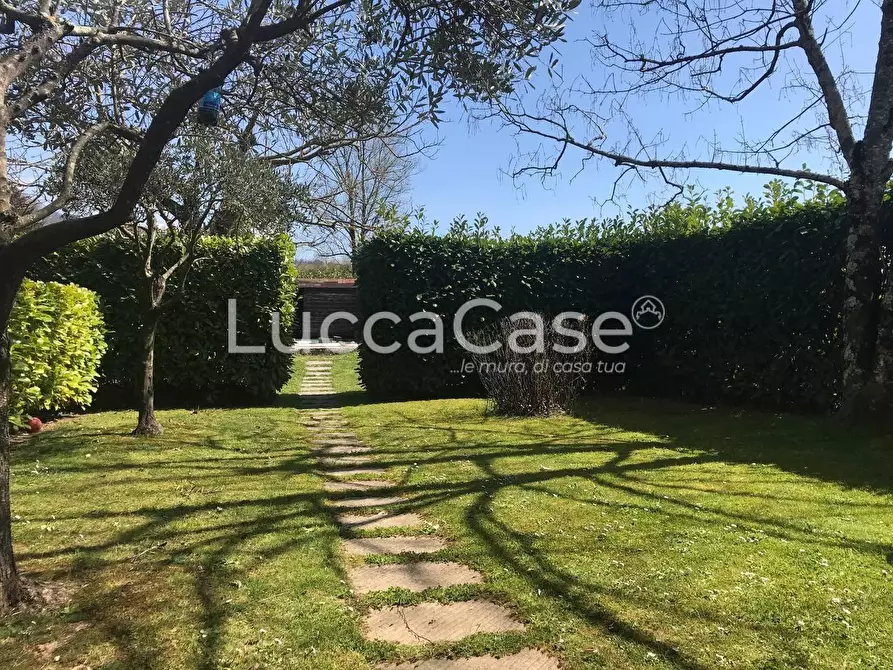 Immagine 70 di Villa in vendita  a Barga