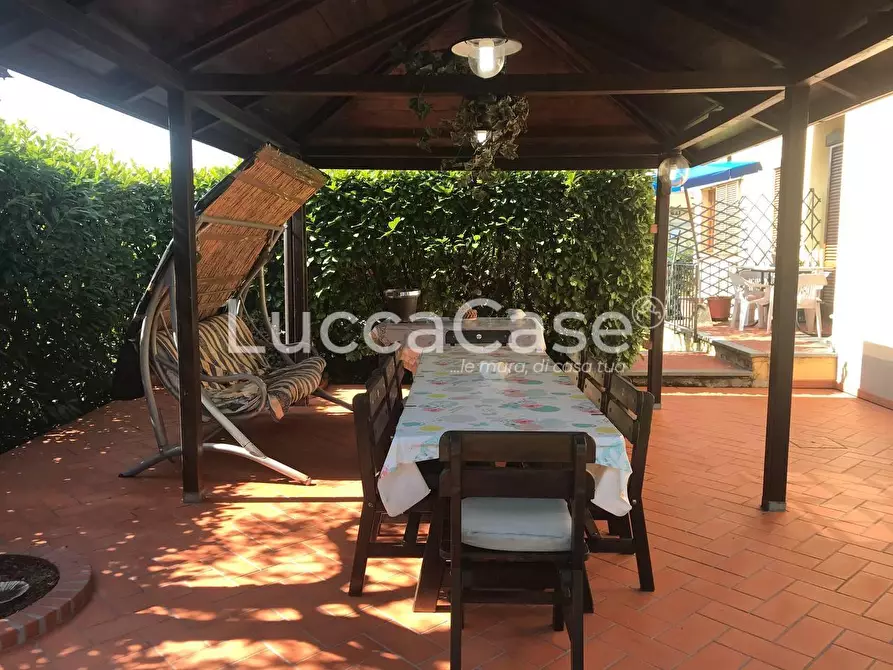 Immagine 5 di Villa in vendita  a Barga