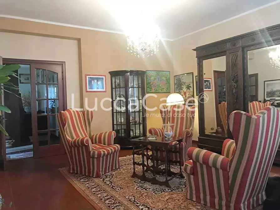 Immagine 3 di Villa in vendita  a Barga