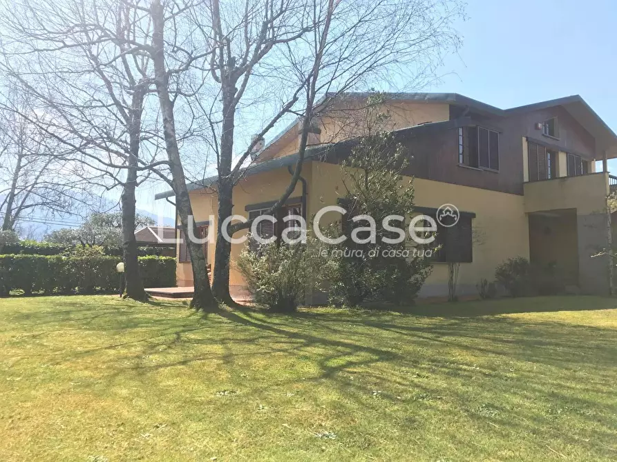 Immagine 12 di Villa in vendita  a Barga