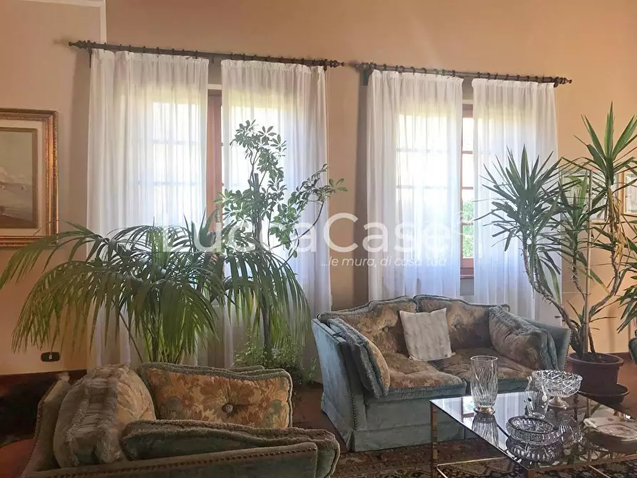 Immagine 2 di Villa in vendita  a Barga