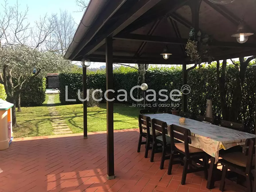 Immagine 9 di Villa in vendita  a Barga
