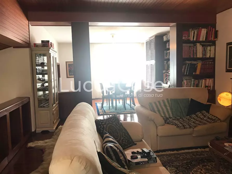 Immagine 47 di Villa in vendita  a Barga