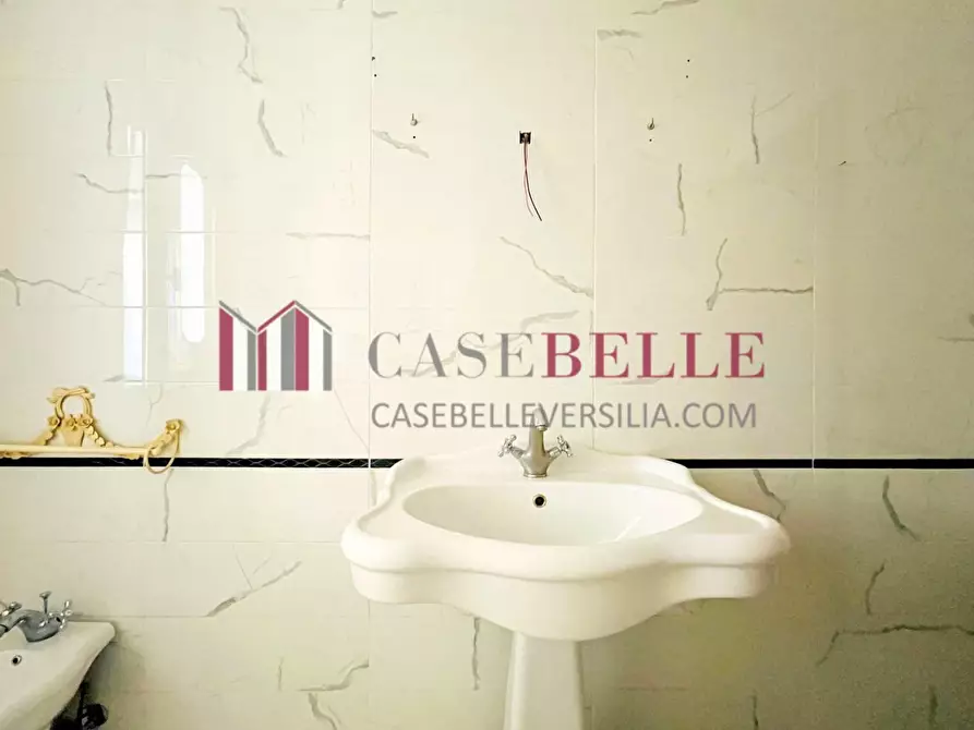 Immagine 7 di Casa semindipendente in vendita  a Viareggio