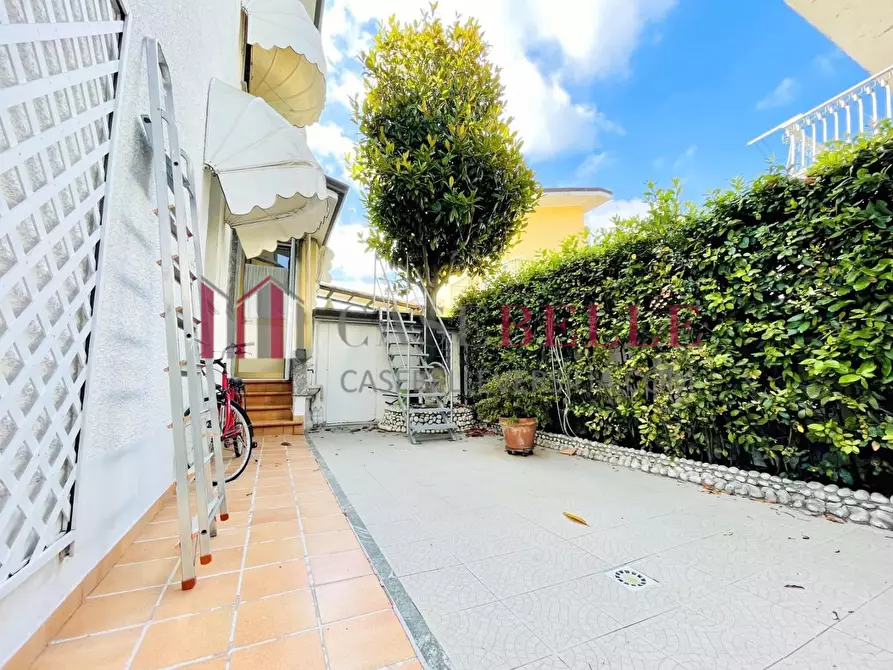 Immagine 42 di Casa semindipendente in vendita  a Viareggio