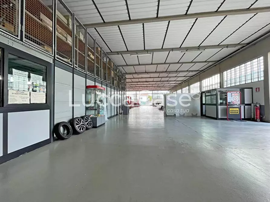 Immagine 9 di Attività artigianale in vendita  a Lucca