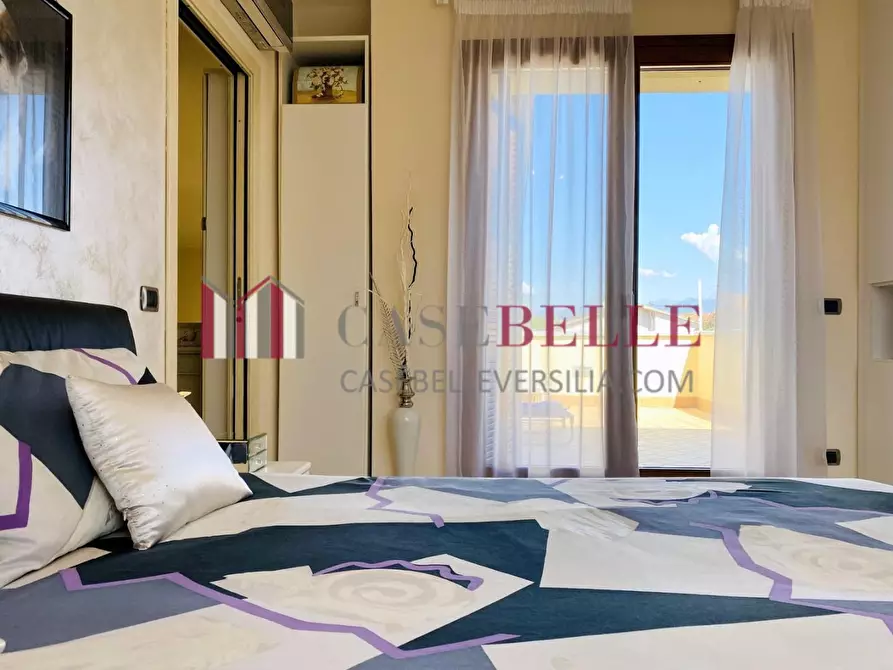 Immagine 73 di Villa in vendita  a Viareggio
