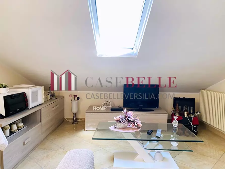 Immagine 55 di Villa in vendita  a Viareggio