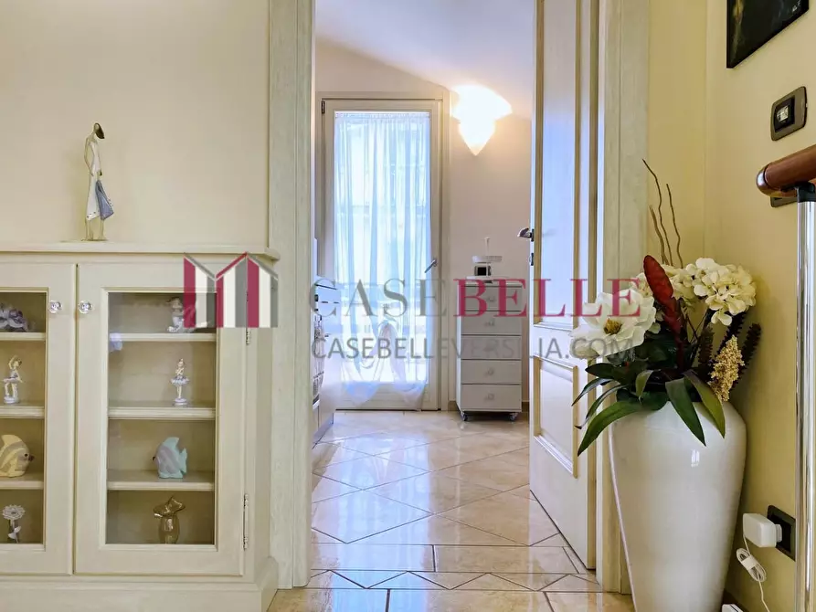 Immagine 48 di Villa in vendita  a Viareggio