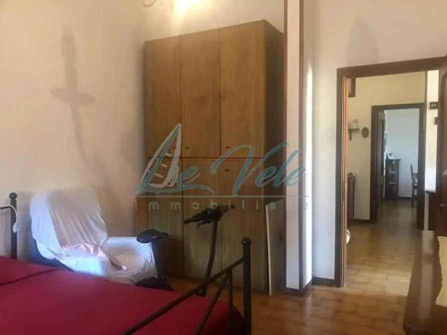 Immagine 25 di Casa bifamiliare in vendita  a Massa