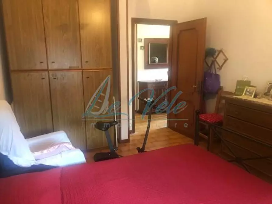 Immagine 24 di Casa bifamiliare in vendita  a Massa