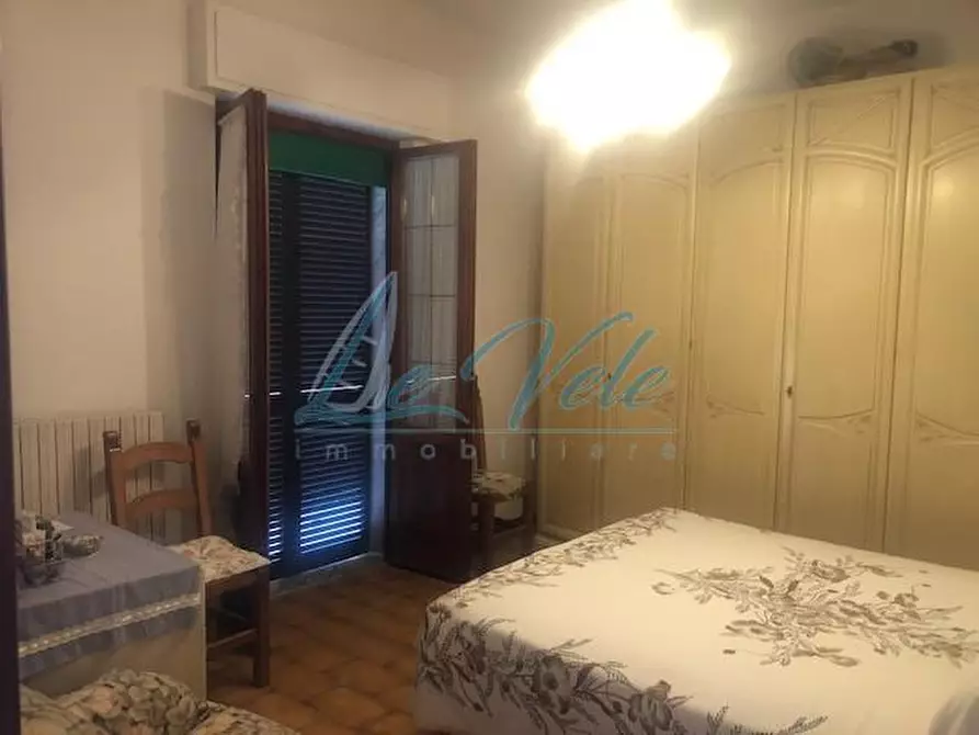 Immagine 22 di Casa bifamiliare in vendita  a Massa