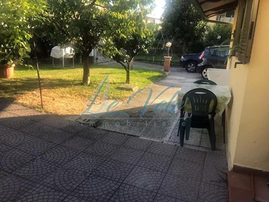 Immagine 8 di Casa bifamiliare in vendita  a Massa