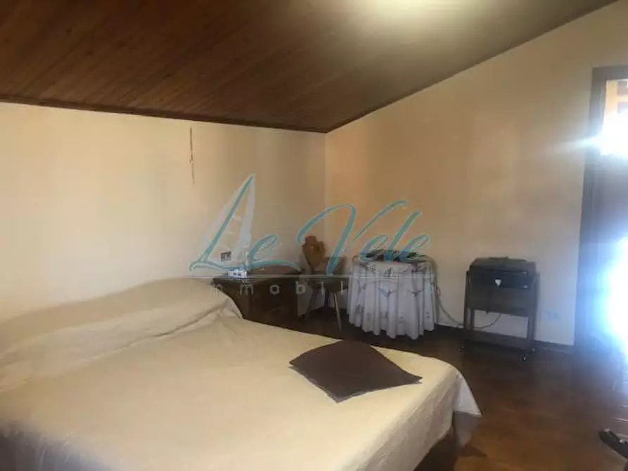 Immagine 43 di Casa bifamiliare in vendita  a Massa