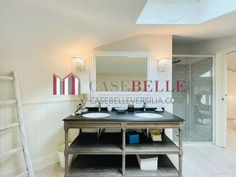 Immagine 38 di Villa in vendita  a Forte Dei Marmi