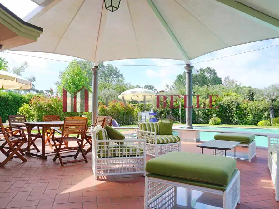 Immagine 2 di Casa indipendente in vendita  a Forte Dei Marmi