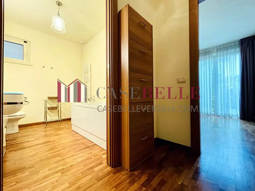 Immagine 21 di Casa indipendente in vendita  a Forte Dei Marmi