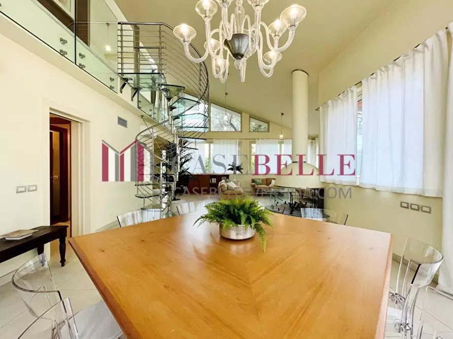 Immagine 9 di Casa indipendente in vendita  a Forte Dei Marmi