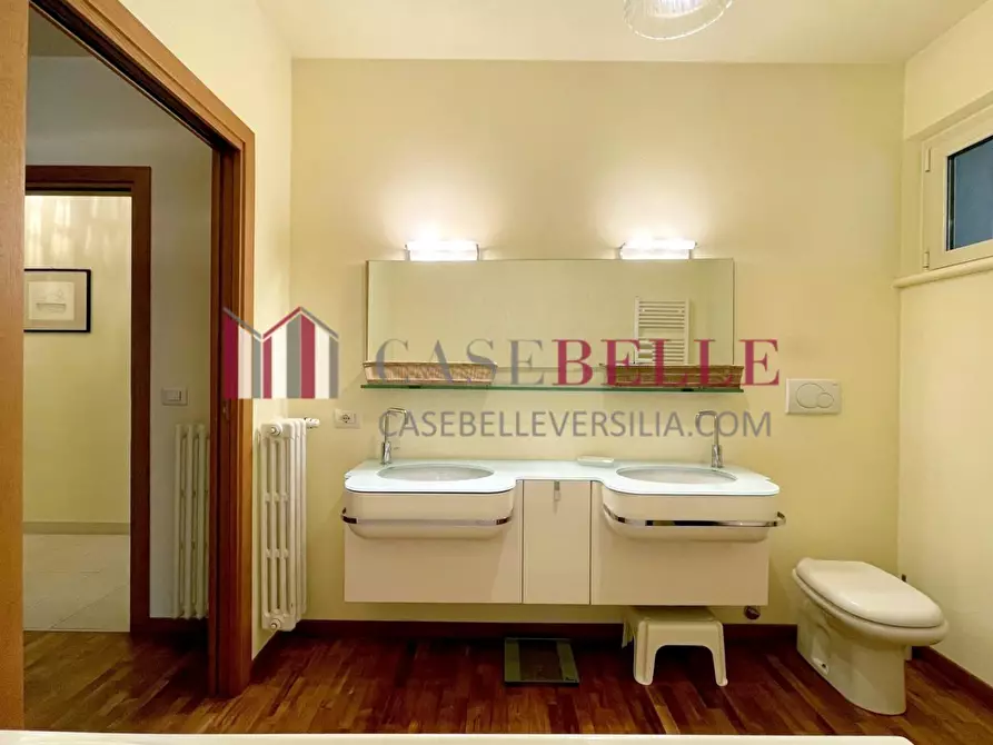 Immagine 25 di Casa indipendente in vendita  a Forte Dei Marmi