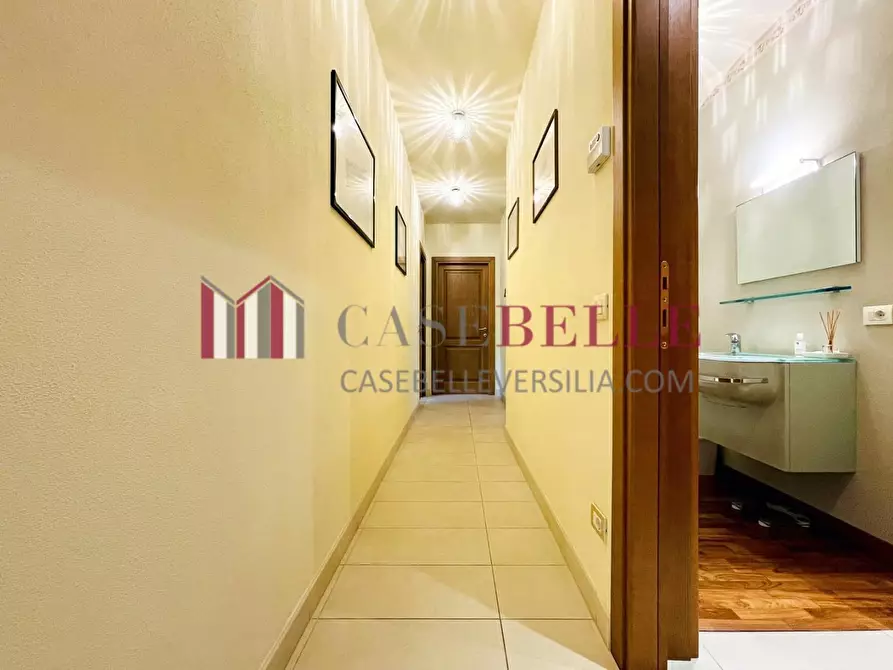 Immagine 18 di Casa indipendente in vendita  a Forte Dei Marmi