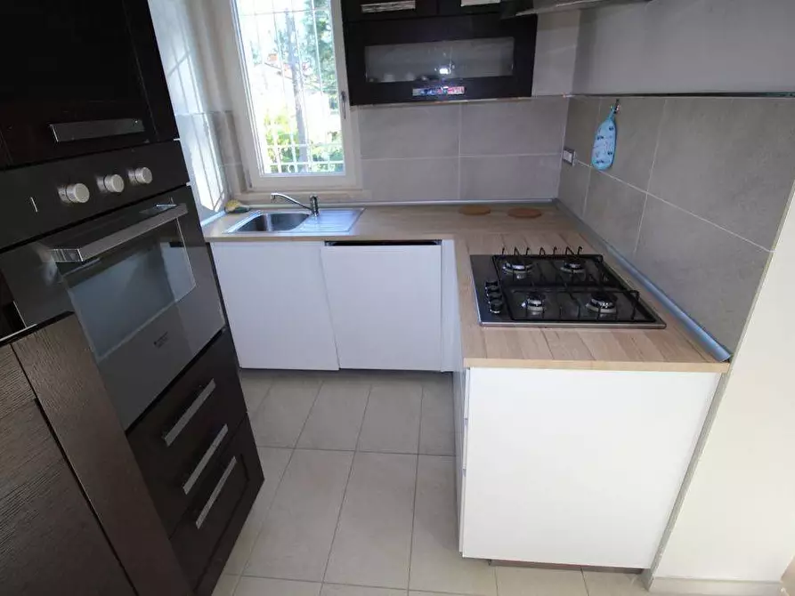 Immagine 30 di Appartamento in vendita  a Montignoso