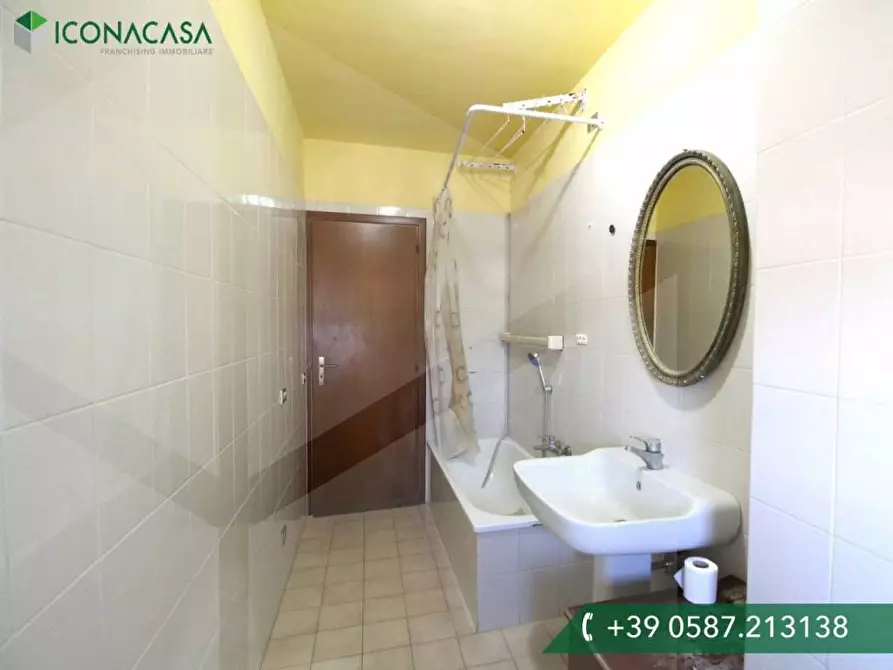 Immagine 41 di Appartamento in vendita  a Pontedera