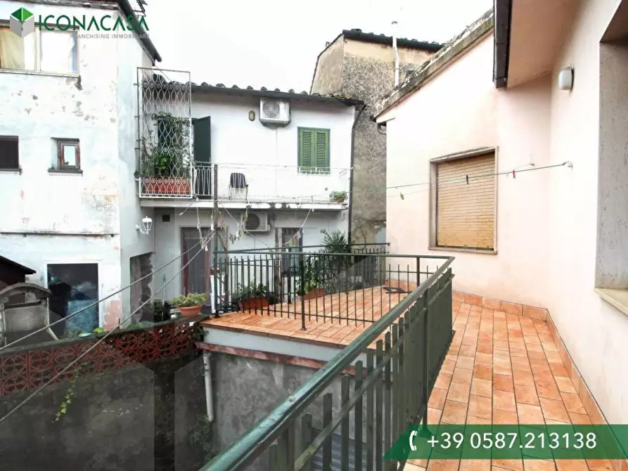 Immagine 12 di Appartamento in vendita  a Pontedera