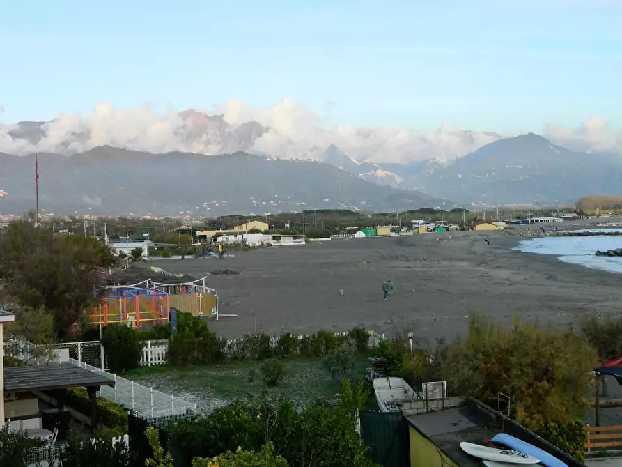 Immagine 2 di Appartamento in vendita  a Ameglia