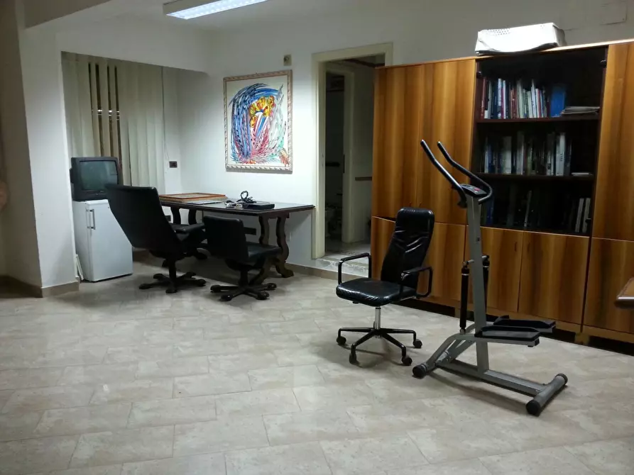 Immagine 8 di Ufficio in vendita  a Pisa