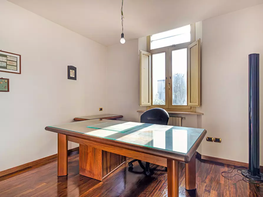 Immagine 35 di Villa in vendita  a Pisa